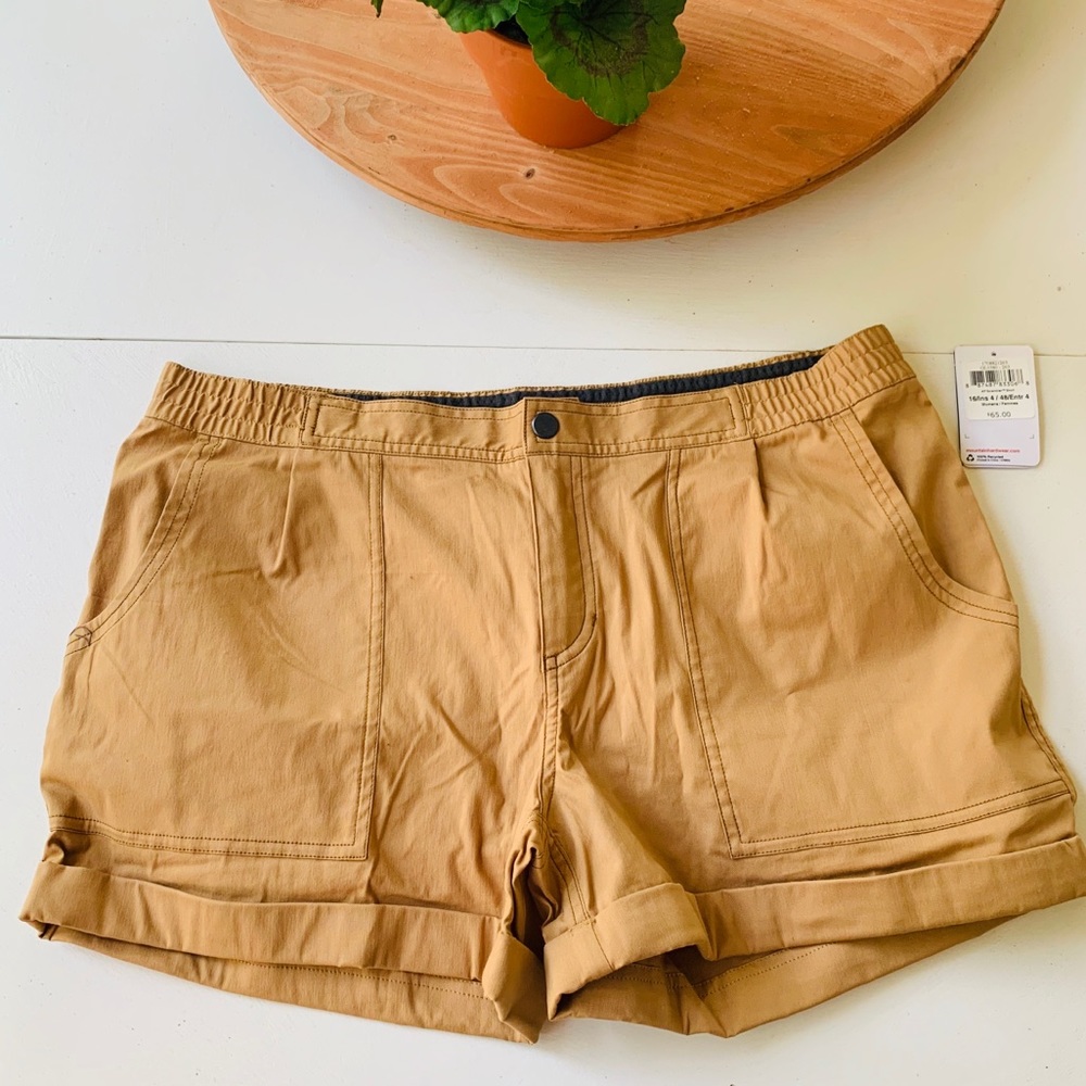 New Mountain Hardwear Tan Shorts 16 Hiking